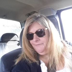 Meet your Posher, Lorie